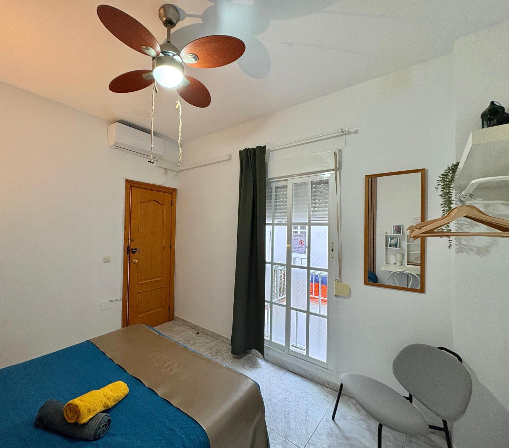 Habitacion En Calle Molino مالقة المظهر الخارجي الصورة